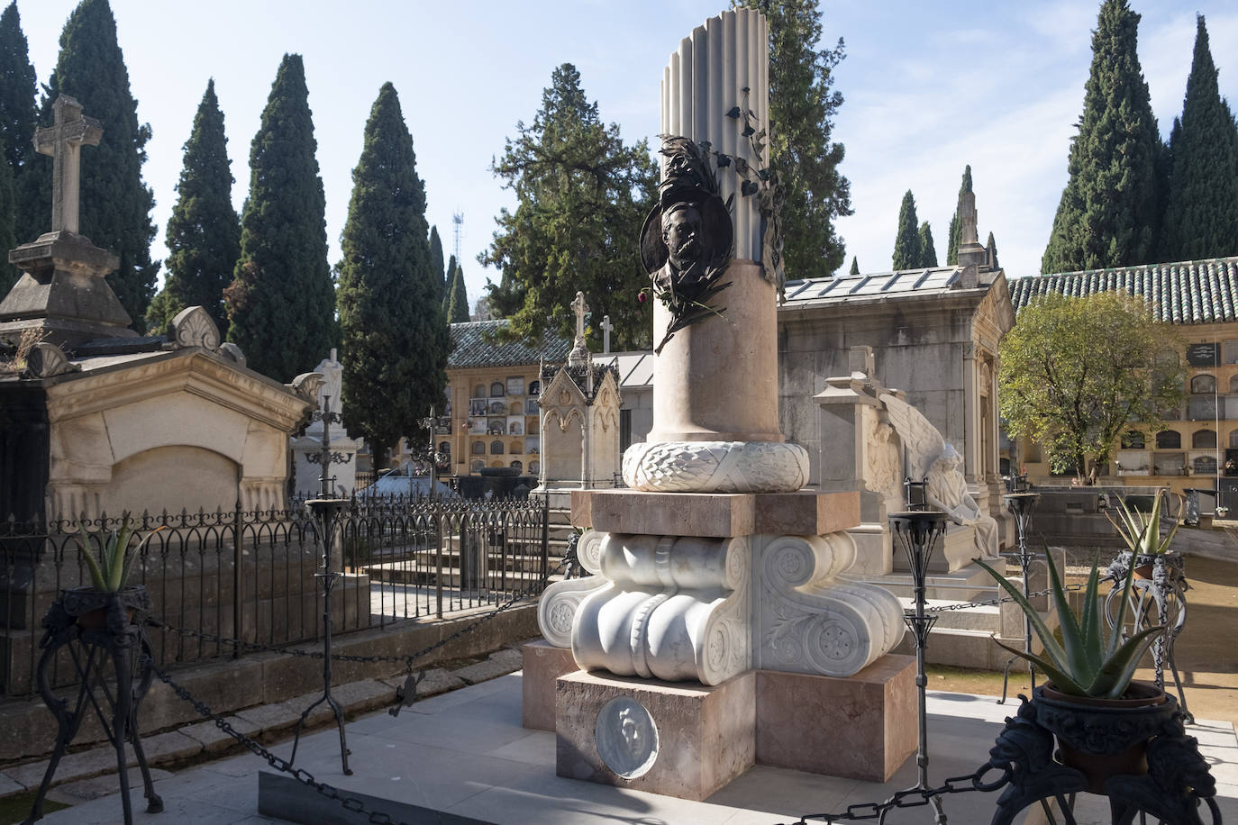 Fotos Un recorrido por las tumbas más peculiares de Granada Ideal